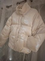 Perlmutt glänzende Winterjacke / tailliert/ Gr.36 Hessen - Steinbach Vorschau