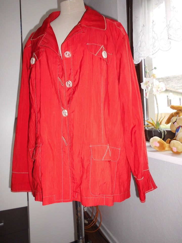Sehr schöne Jacke rot Gr. 50 in Hachenburg