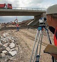 Nivelliergerät Vermessungsgerät Bosch mit Stativ mieten leihen Bielefeld - Brackwede Vorschau