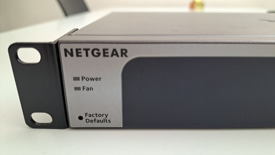 Netgear prosafe xs708e 8-port 10-gigabit managed switch in München