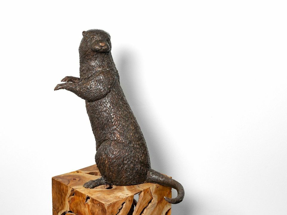 Bronze Skulptur Figur Fischotter Tiere animal sculpture in Lage
