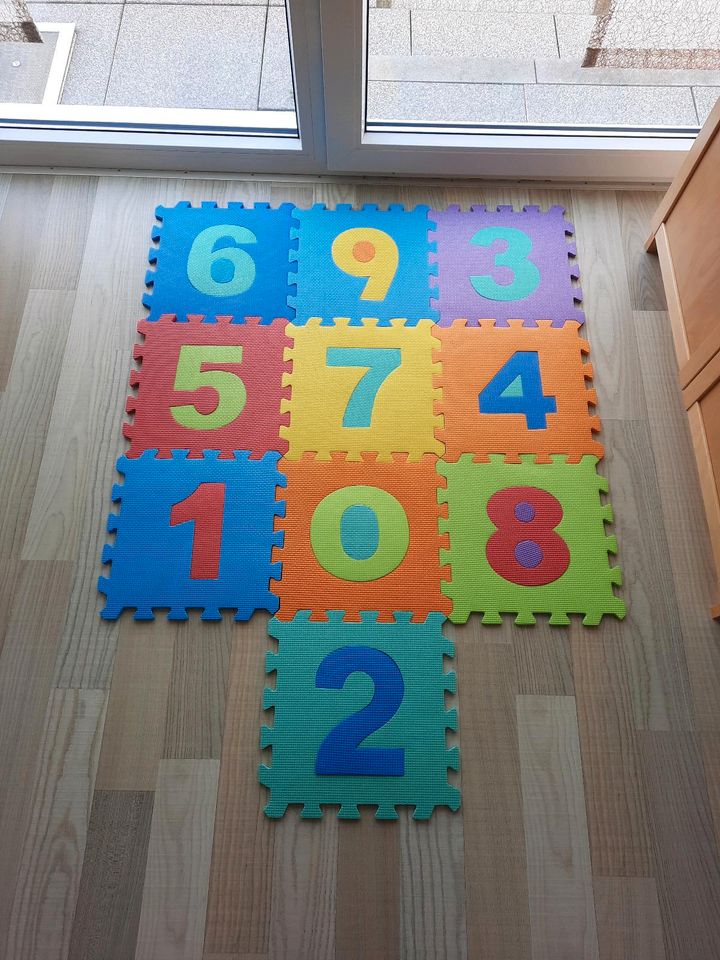 Puzzle Matte Puzzlematte mit Buchstaben und Zahlen in Regenstauf