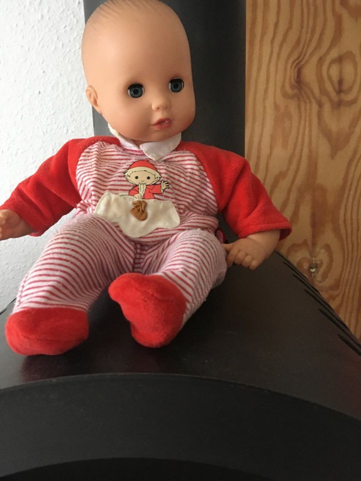 Puppe von Götz Puppenmanufaktur mit Body und Mütze in Hamburg