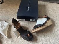 Neu Tommy Hilfiger wedges iconic Elba Sandalen Sandaletten 40 Hessen - Stadtallendorf Vorschau