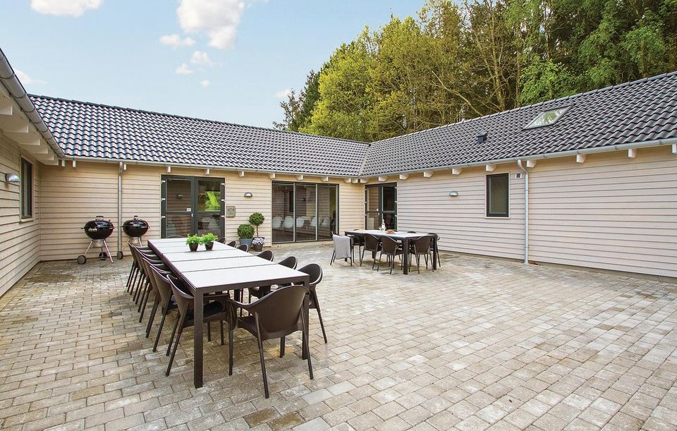 Ferienhaus mit Pool in Fjellerup (Dänemark) für 24 Personen + 2 H in Flensburg