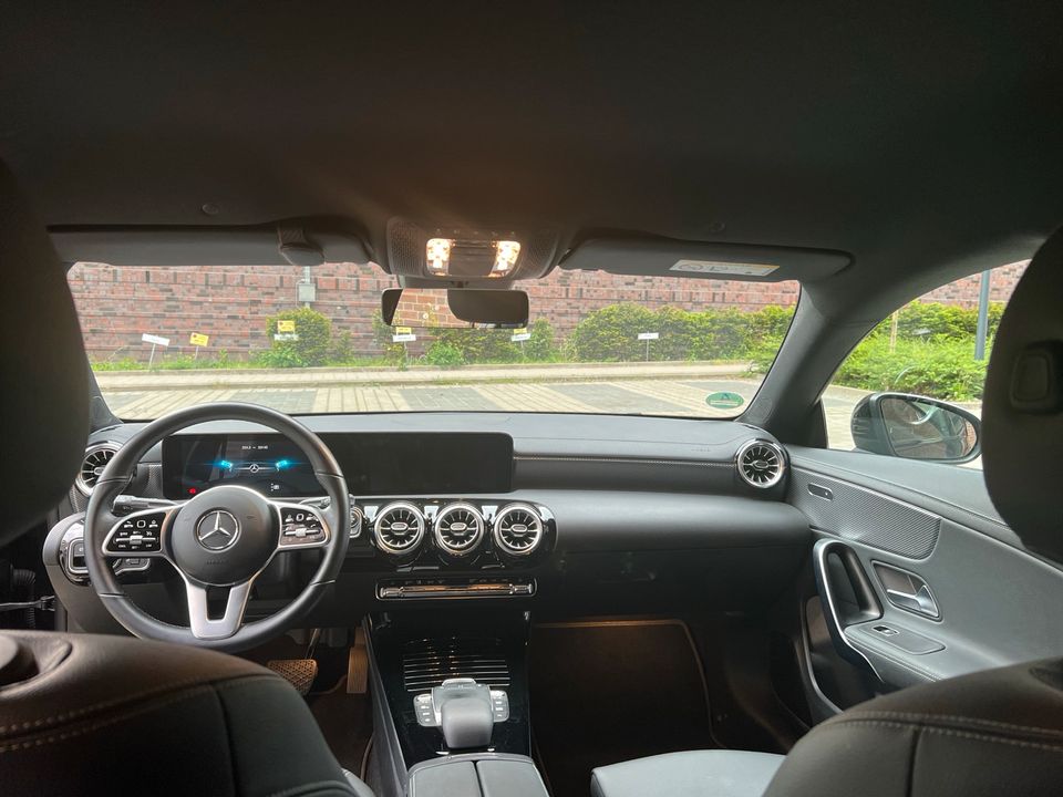 Mercedes Benz CLA 200 Progressive/Ambiente/LED/Junge★Garantie in Hamburg