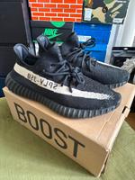 adidas Yeezy Boost 350 V2 kernschwarz weiß Friedrichshain-Kreuzberg - Friedrichshain Vorschau