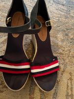 Tommy Hilfiger Weedges Pumps Sandalen Absatz Hessen - Bad Homburg Vorschau