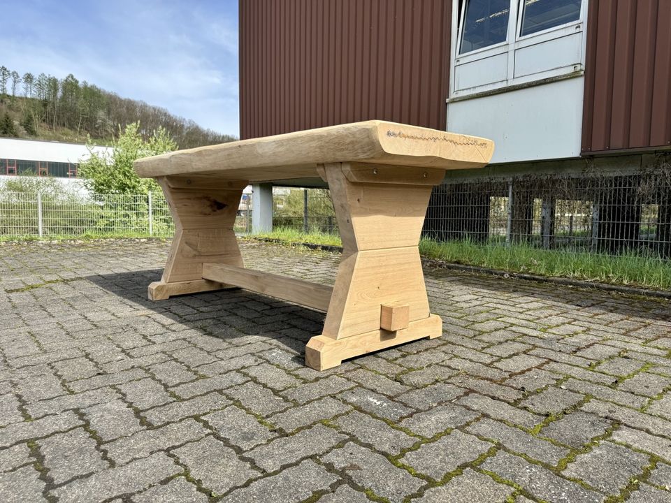 Gartentisch Holztisch Eichentisch Garten Tisch Holz - EICHE in Lennestadt