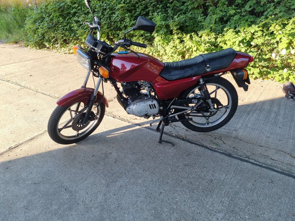 Hyosung GS125, Voll Fahrbereit, TÜV bis 09/2025 in Delitzsch