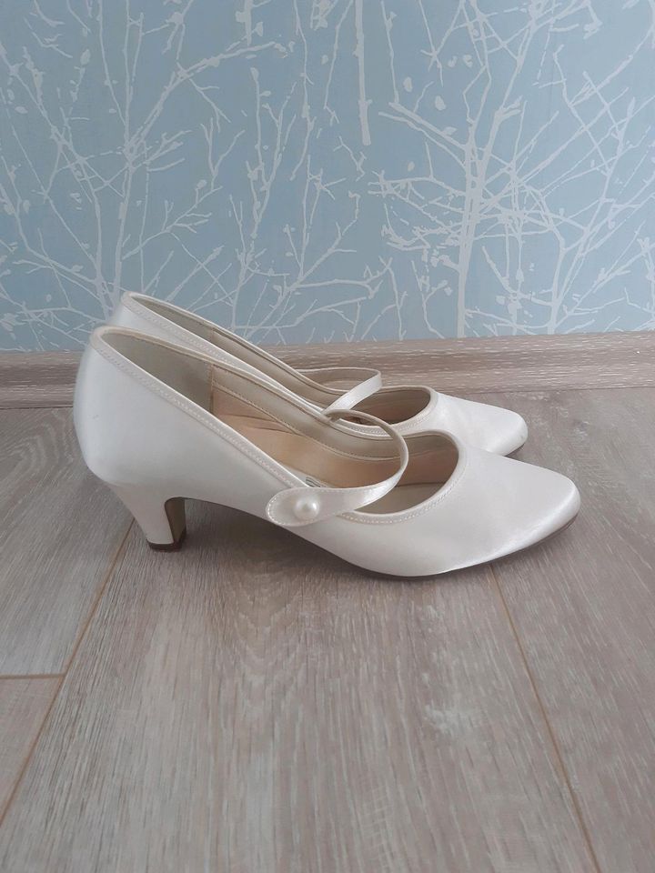 Rainbow Club Brautschuhe Hochzeitsschuhe 39,5 Ivory in Marienheide