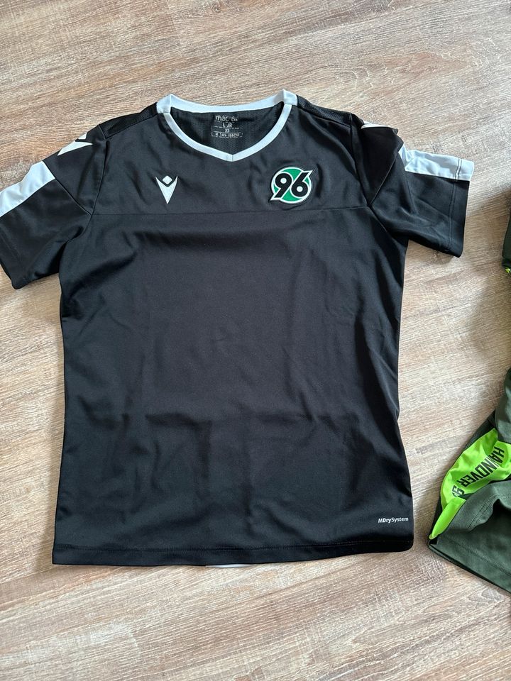 Hannover 96 Trainingsshirts in Lehrte