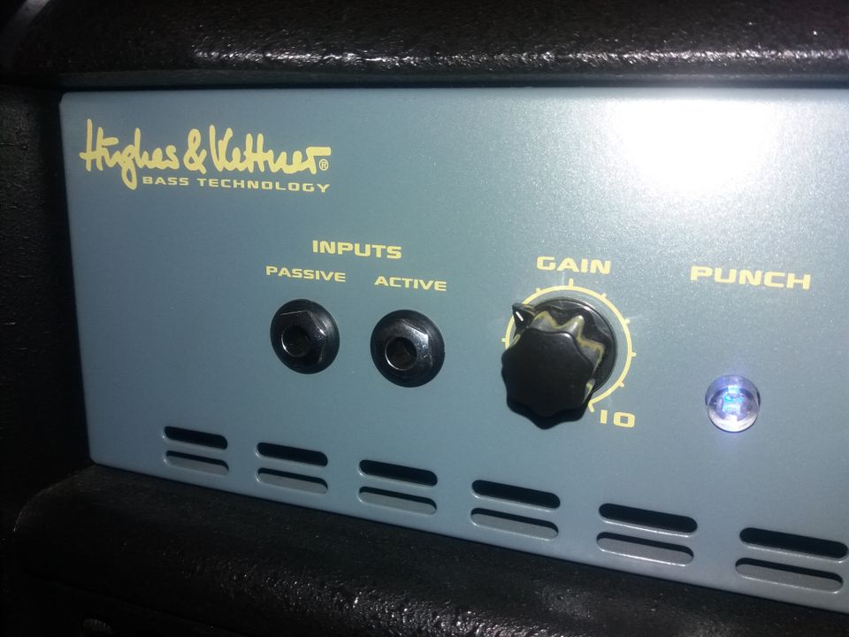 Hughes & Kettner Basskick 300 (BK-300) Bassverstärker NEUZUSTAND in Bielefeld