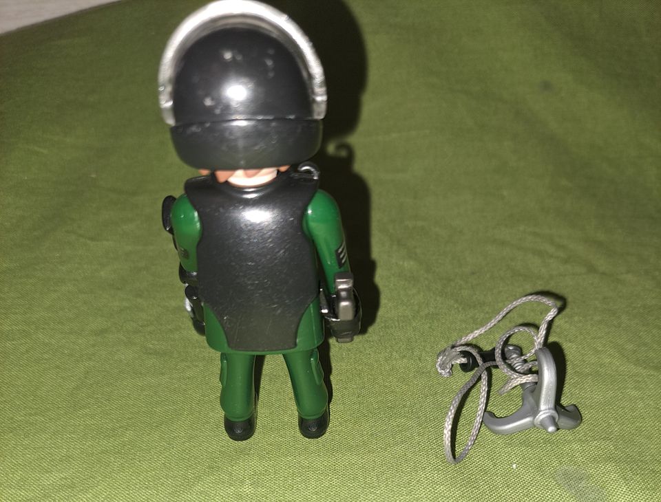 Playmobil  70426 Police Figur SEK Polizei mit Zubehör in Oberhausen