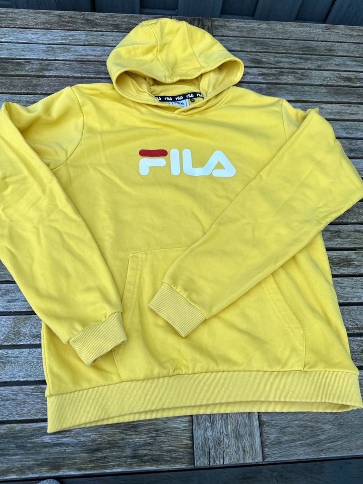 Hoodies Pullover Sweater Adidas Zara Fila HM Hummel 146 152 140 in Hamburg