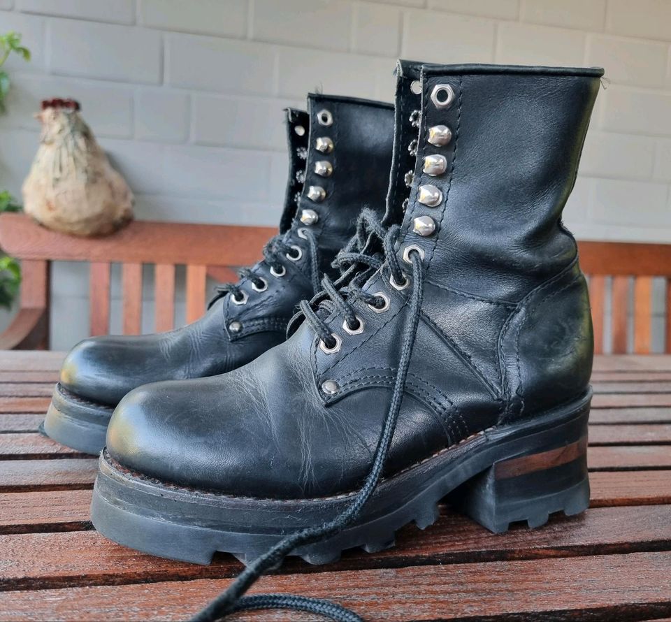 Original Buffalo Schnürstiefel Vintage 1990 Gr. 37 fällt kleiner in Mönchengladbach