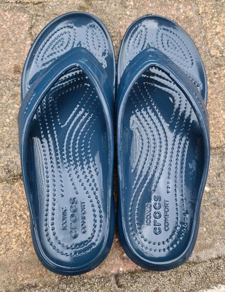 Crocs flip Flops 36 -37 dunkel blau in Hamminkeln