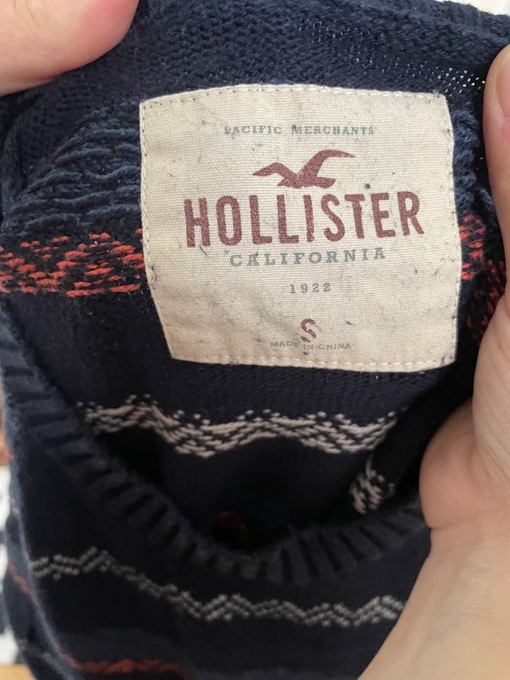 Pullover (Sweatshirt) von HOLLISTER, dunkelblau/orange/weiß in Leipzig