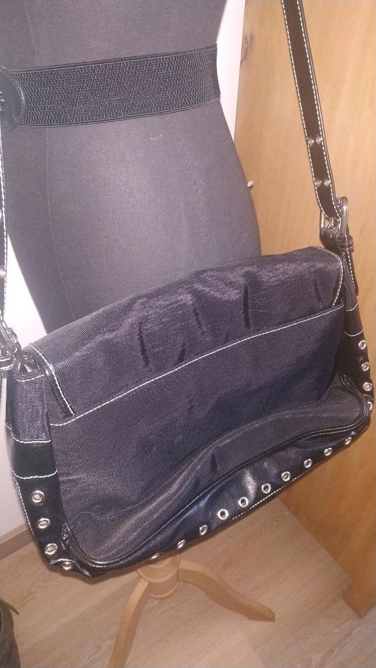 Handtasche schwarz klein Umhängetasche in Sottrum