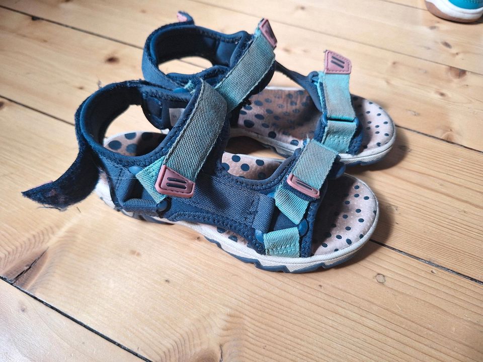 Sandalen 30 klett blau türkis rosa Sommer  in Nienhagen