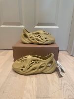 Yeezy foam runner sulfur 10 US /44.5 EU Hessen - Bad Orb Vorschau