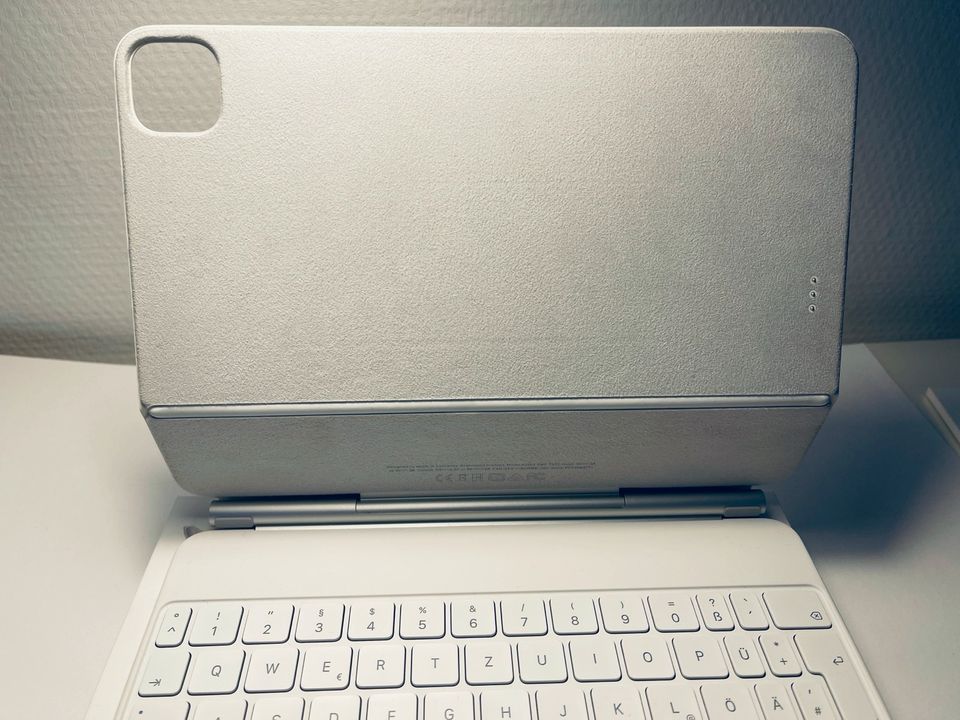 Apple Magic Keyboard 11" iPad - Deutsch - Weiß in Grömitz