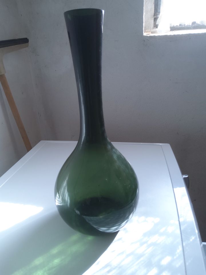 Blumenvase,  Bodenvase, Vase, Glas, grün/schwarz, alt in Ense