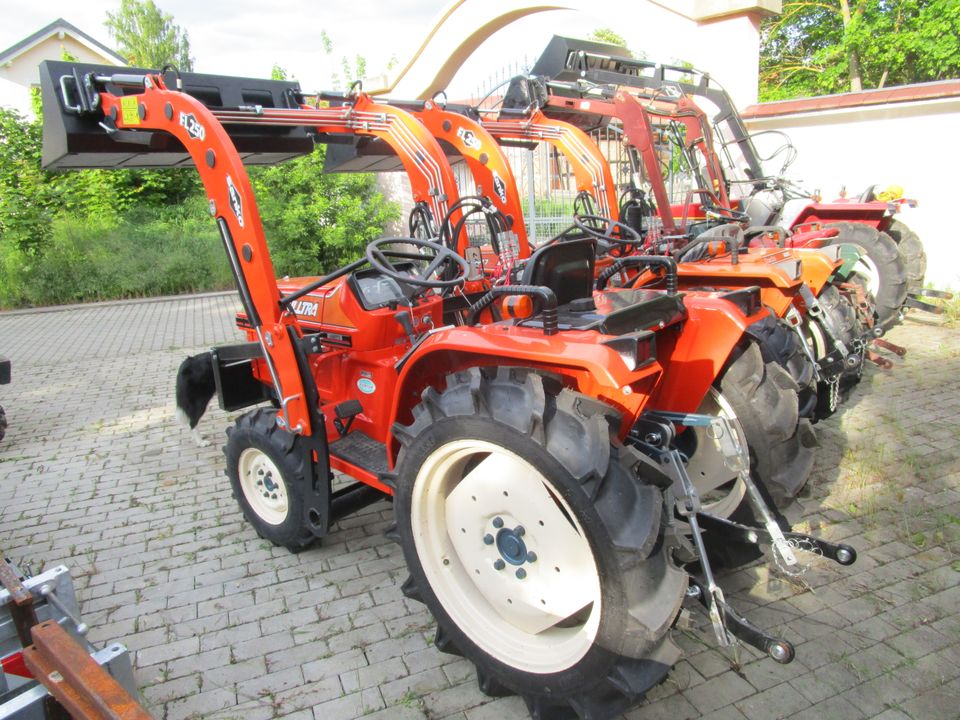 KUBOTA B1-17DT Allrad Traktor Schlepper Frontlader Hoflader in Bad Langensalza
