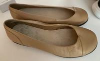 Sandalen in beige Berlin - Steglitz Vorschau