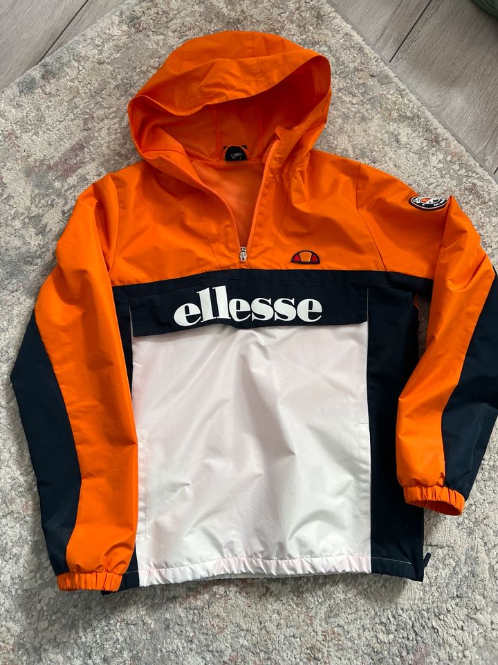 Sommerjacke von ellesse Gr. 158 in Hage