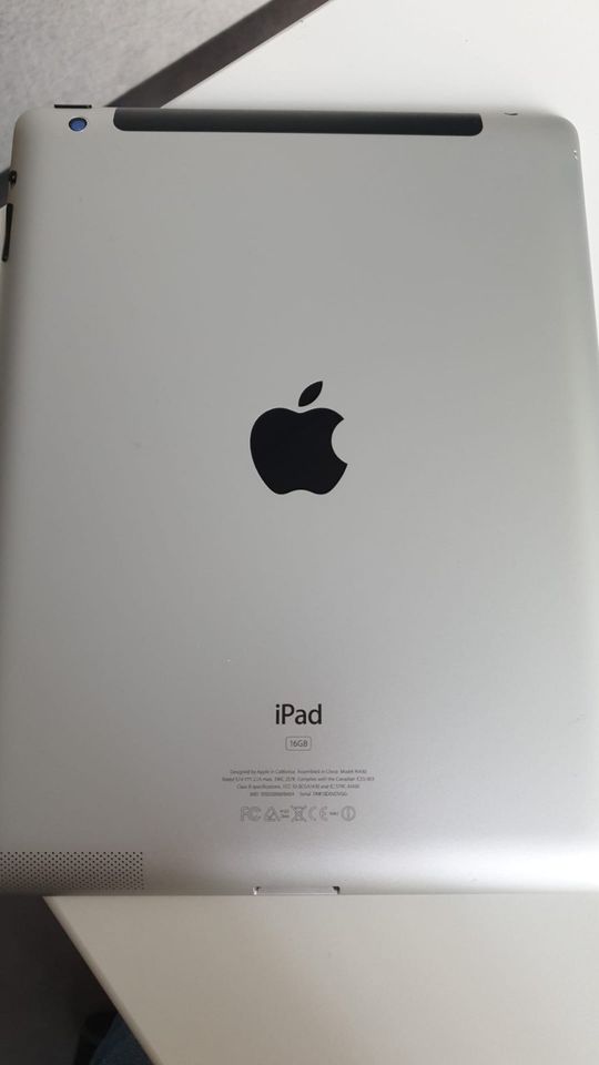 Apple iPad (3. Generation) Modell A1430 16GB in Hamburg