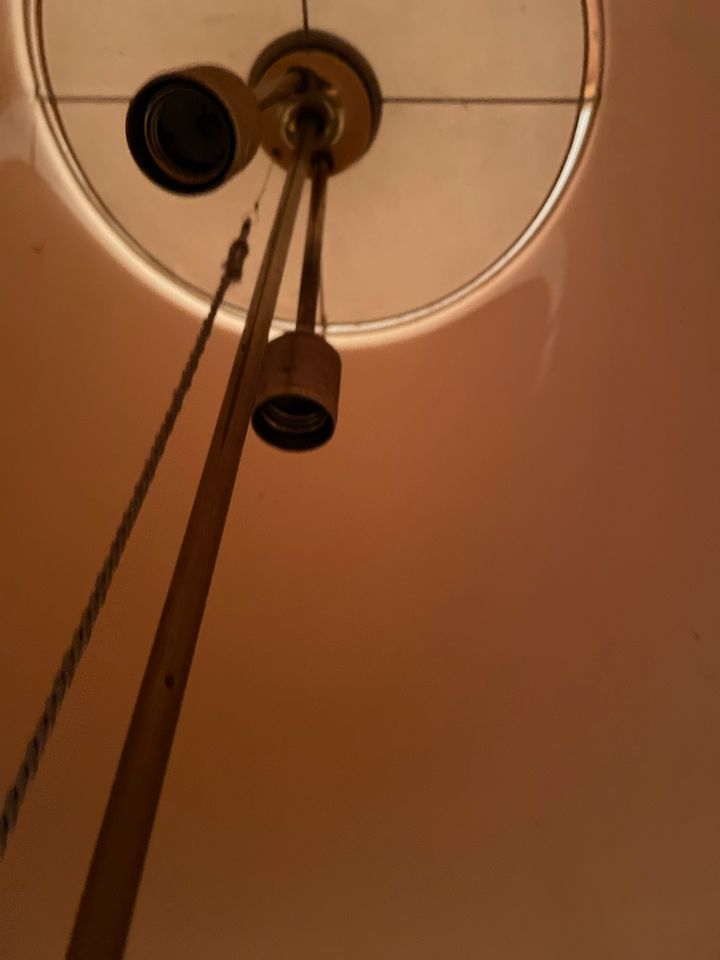Stehlampe mit Zugschalter, Antik, Vintage in Odelzhausen