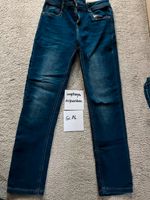 Jeans Gr. 146 dunkelblau + hellblau Schleswig-Holstein - Flensburg Vorschau