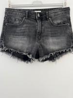 H&M Jeansshorts schwarz Used Gr. 36 Bayern - Holzkirchen Unterfranken Vorschau