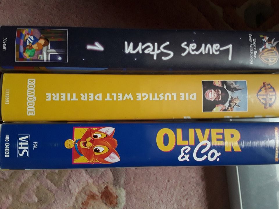 VHS, Oliver & Co., Twister, Tabaluga, Laura Stern, Akte X, MIB in Zeithain