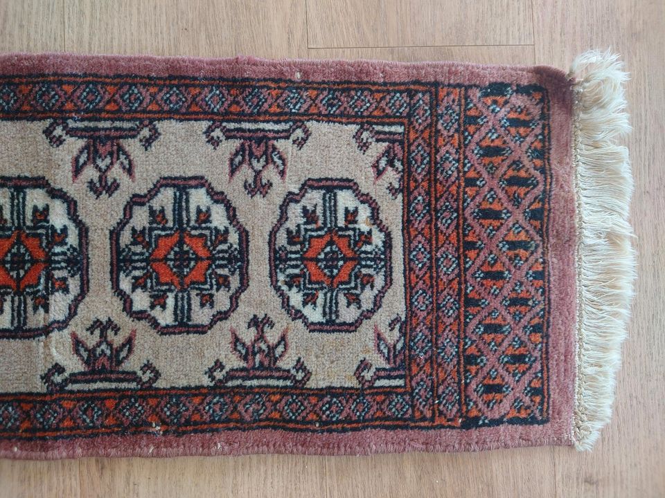 Kleiner Teppich mit Muster  Perserteppich Art geknüpft in Ötisheim