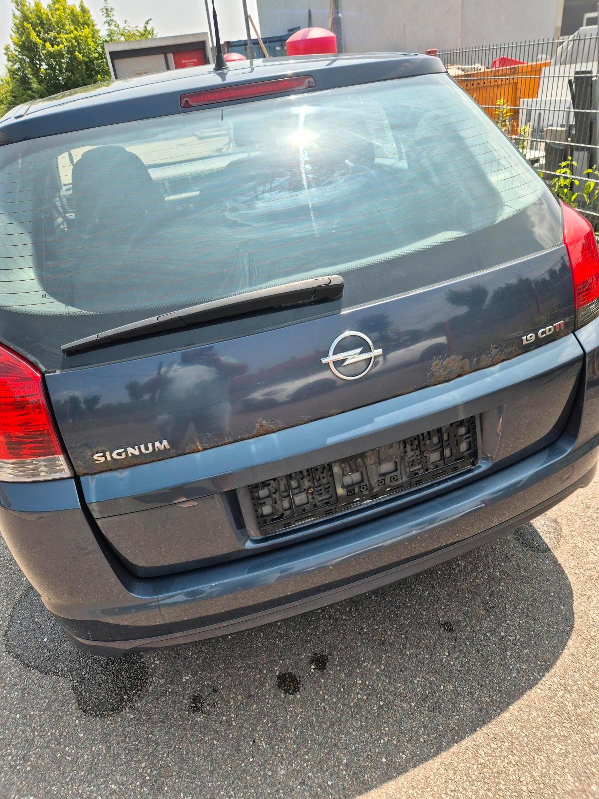 Abbildung des Autos Opel signum
