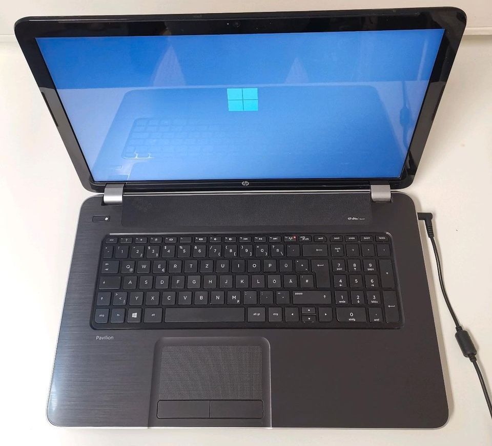 HP Pavilion 17 Zoll AMD A4-5000 with Radeon 256 SSD 8GB in Köln