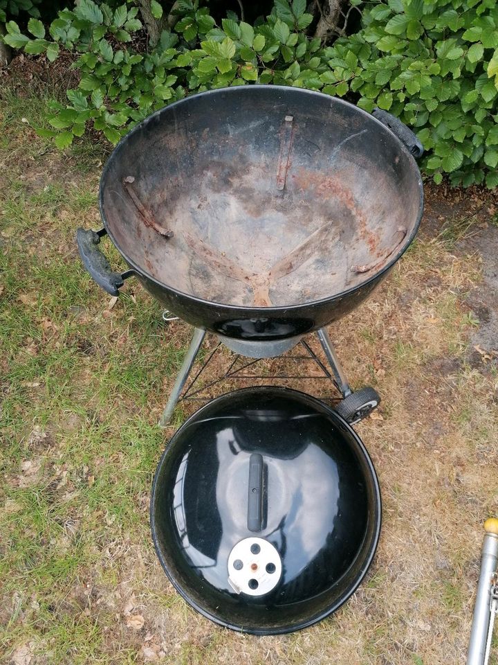 Grill / Holzkohlegrill von Weber in Osterholz-Scharmbeck