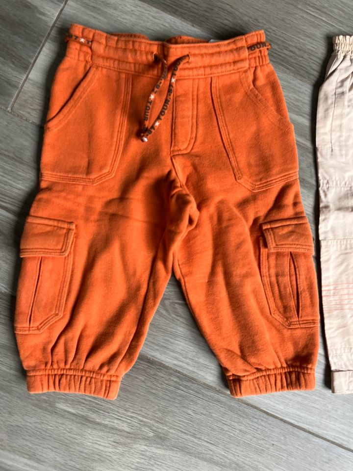 2 Hosen Jungs Gr.86 H&M Jogging Hose Sommerhose in Adorf-Vogtland