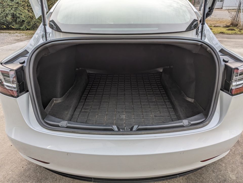 Tesla Model 3 Standard Range Plus RWD MwSt. ausw. in Langenau