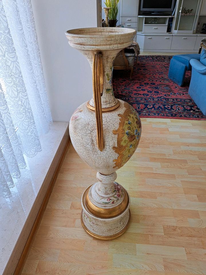 große Vase/ Amphore mit seperatem Sockel, aus Ton in Fürth