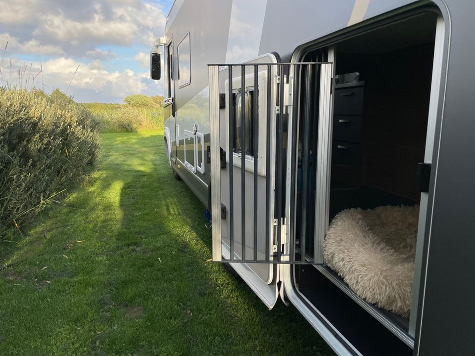 Wohnmobil mieten leihen Wohnmobilvermietung mit Hund in Bergisch Gladbach