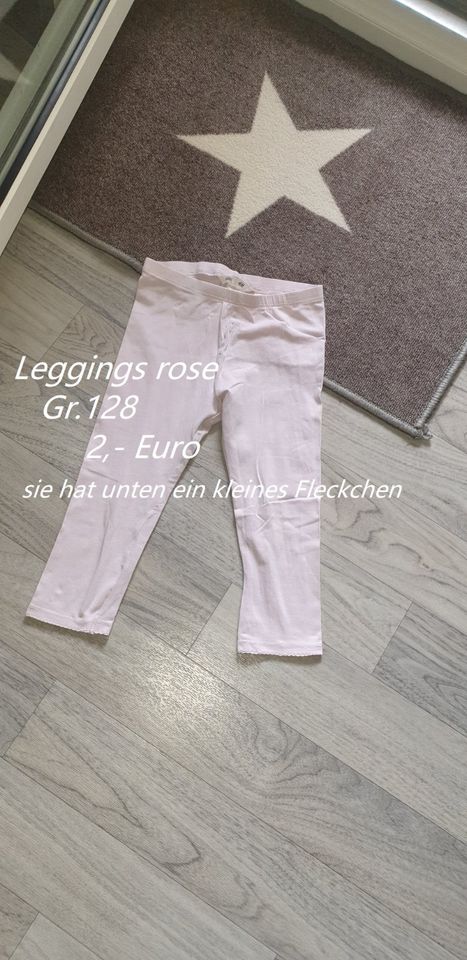 Shorts,Kleider,Shirts,Hose...Gr.122/128 H&m,C&A... in Düren