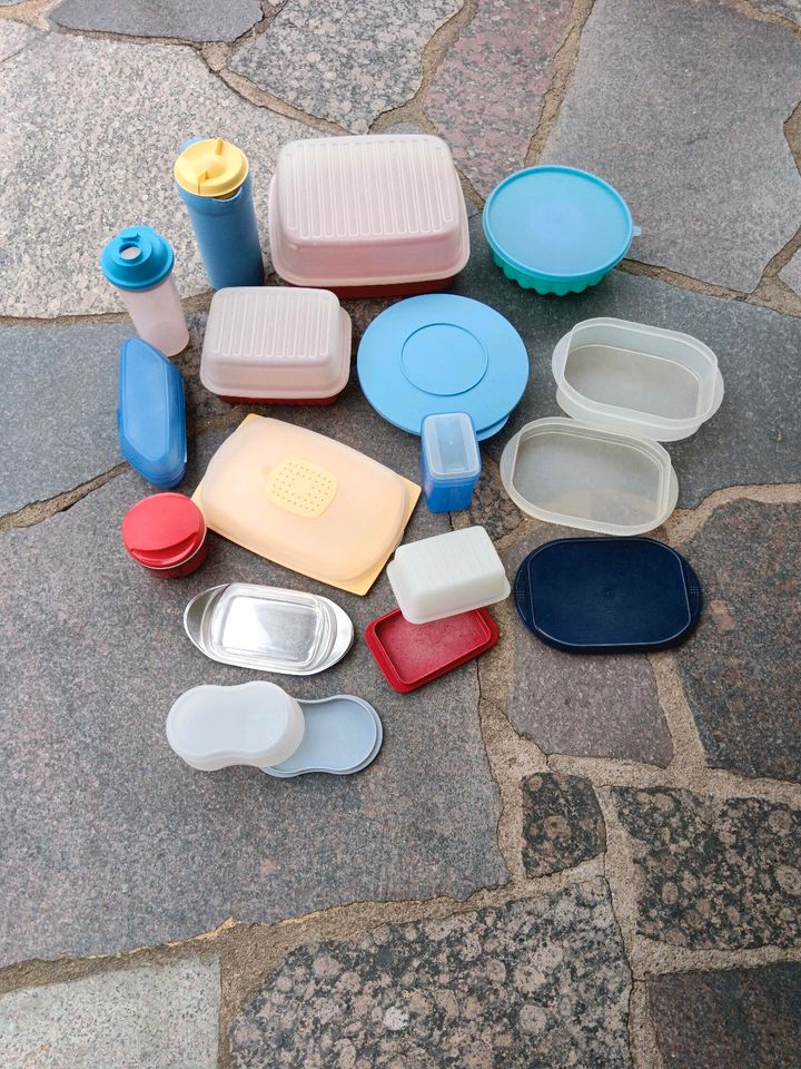 Tupperware Käsemax, Bäckermeister, Dosen, Kanne, Zwiebelschneider in Weißdorf