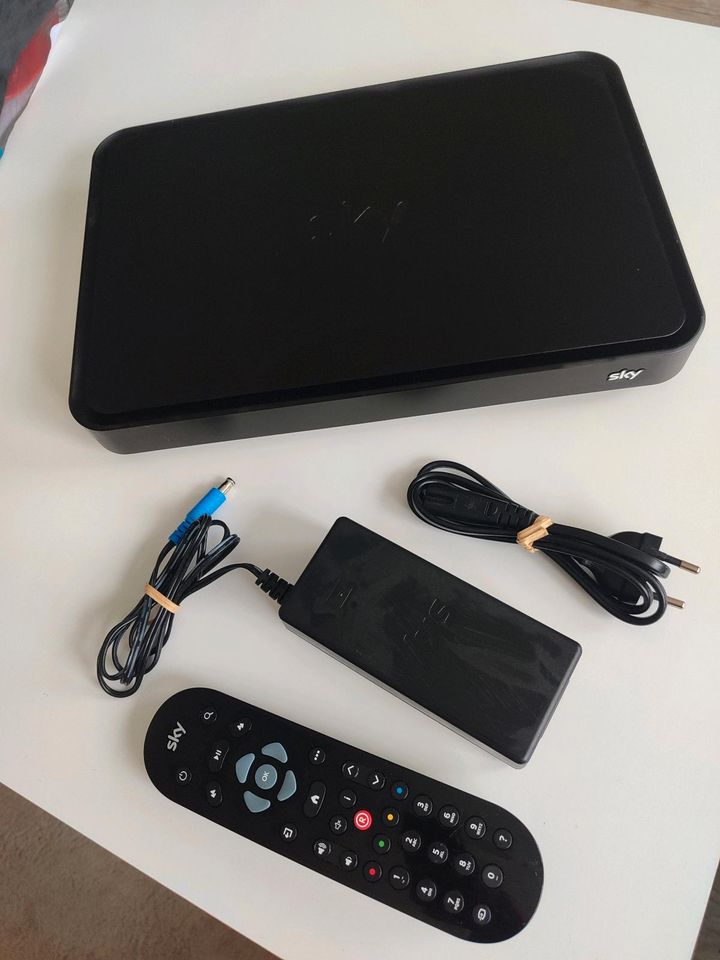 Sky Kabel Receiver mit 1TB Festplatte in Ergoldsbach