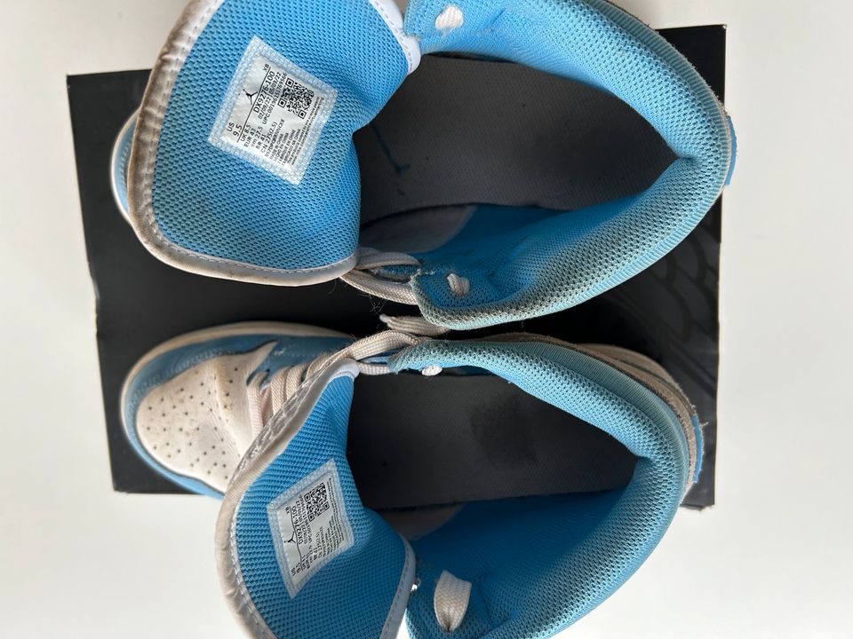 Nike Air Jordan 1 Mid weiß/blau Größe 43, US 9,5 in Stuttgart
