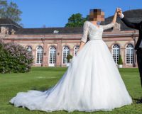 Brautkleid in ivory mit einem V-Ausschnitt, Gr. 36 mit Ärmeln Niedersachsen - Ankum Vorschau