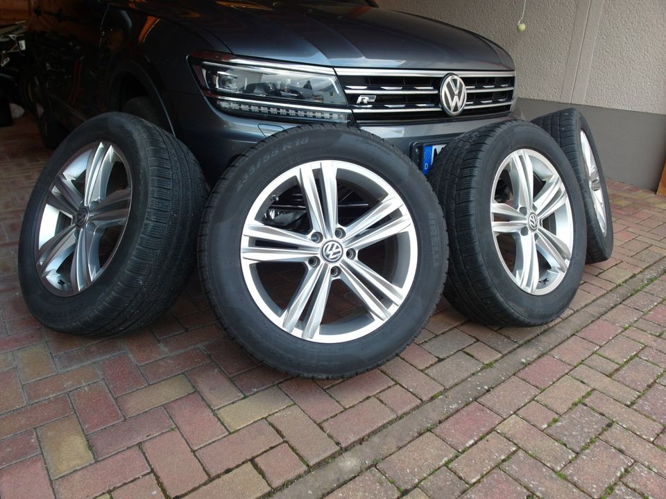 VW Tiguan 4 Alufelgen mit Pirelli Winter Reifen 235/55-R18 104H in Bingen