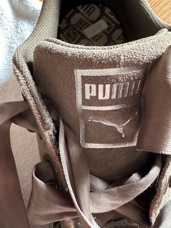 Damen Sneaker „PUMA „ Gr.38 + Schleifenband neuwertig in Hürth